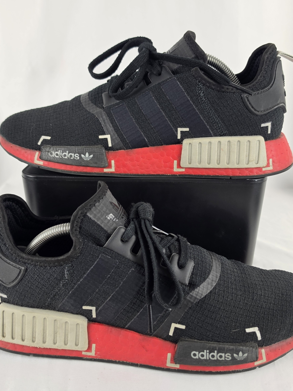 Size 10 Adidas NMD R1 Black Gray Scarlet Mens Lace Up Sneaker Shoes FV3907